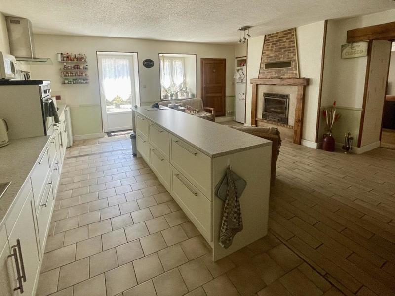 Maison en pierre - 139 m² - 6 pièces
