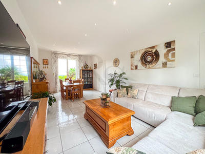 Maison - 215 m² - 8 pièces