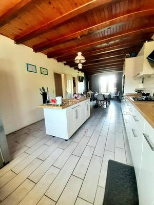 Maison de village - 202 m² - 7 pièces