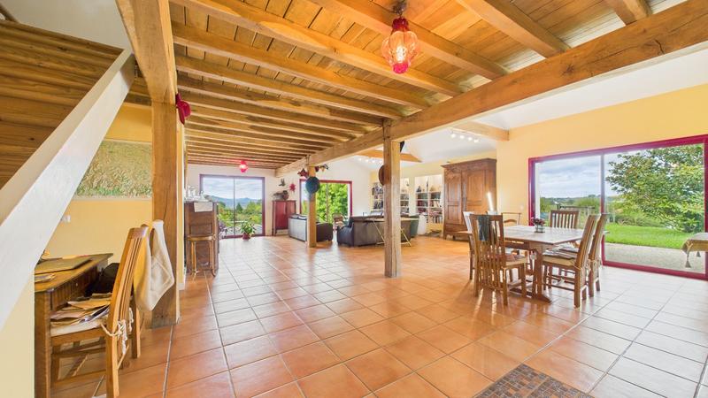 Maison - 316 m² - 10 pièces