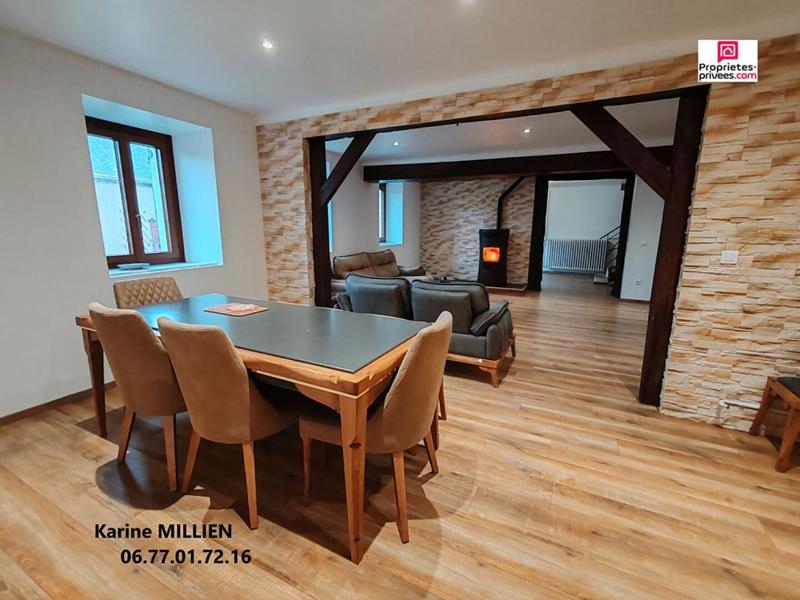 Maison - 255 m² - 8 pièces