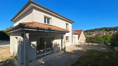 Maison - 122 m² - 6 pièces