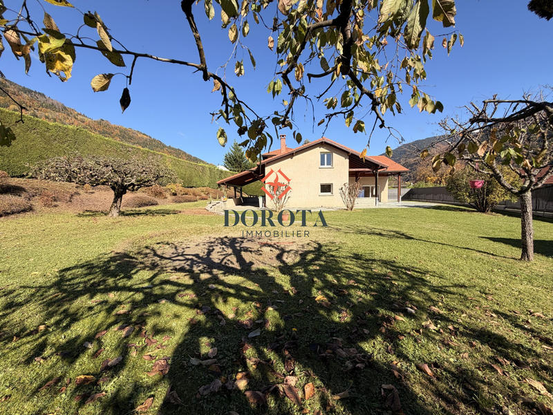 Maison traditionnelle - 162 m² - 5 pièces