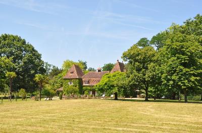 Maison traditionnelle - 260 m² - 8 pièces