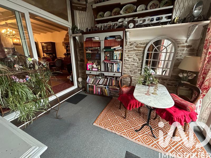 Maison - 255 m² - 16 pièces