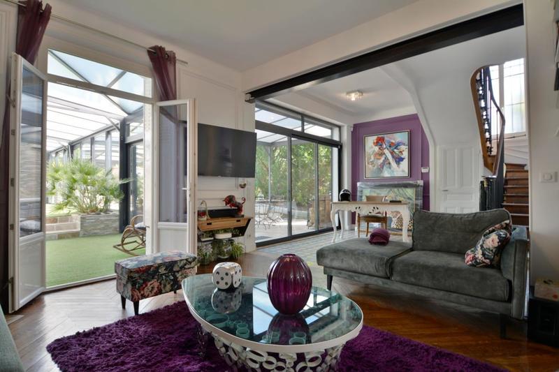 Maison - 180 m² - 8 pièces