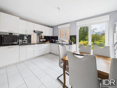 Maison - 110 m² - 5 pièces