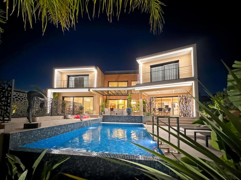 Maison - 311 m² - 5 pièces