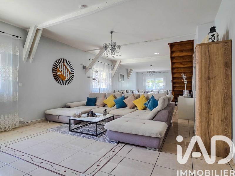 Maison - 180 m² - 5 pièces