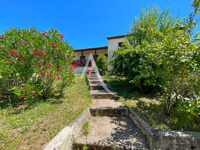 Maison - 163 m² - 9 pièces