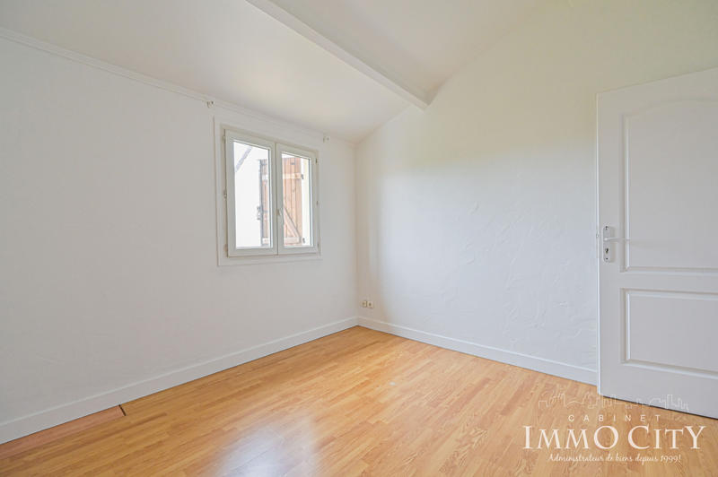 Maison - 94 m² - 5 pièces