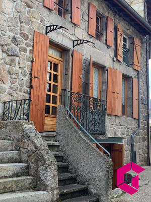 Maison - 90 m² - 5 pièces