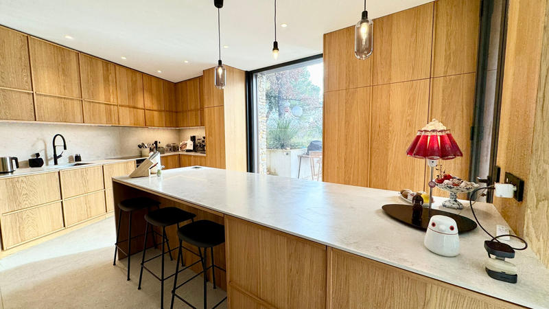 Maison - 228 m² - 5 pièces