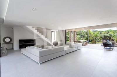 Villa - 350 m² - 7 pièces