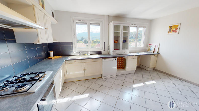 Appartement - 88 m² - 4 pièces