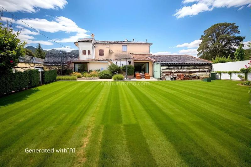 Maison - 140 m² - 6 pièces