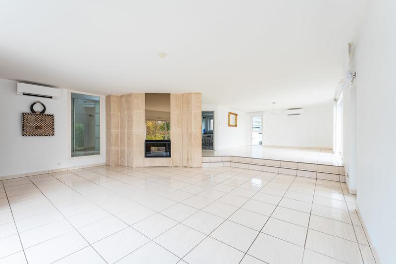 Villa - 207 m² - 7 pièces