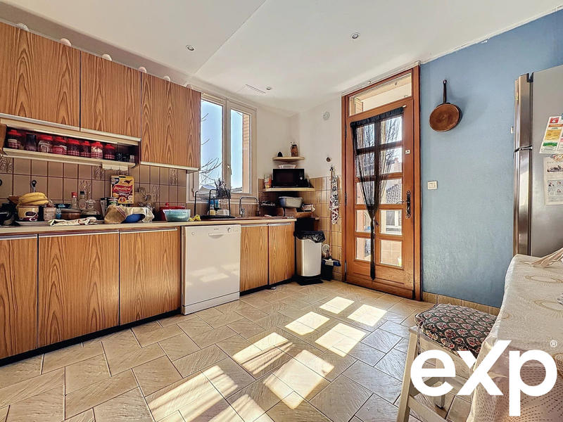 Maison - 186 m² - 7 pièces