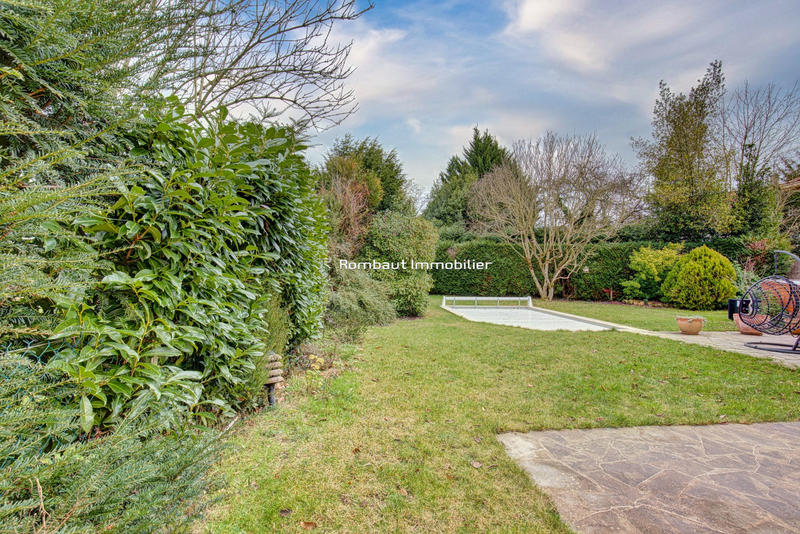 Maison - 181 m² - 7 pièces