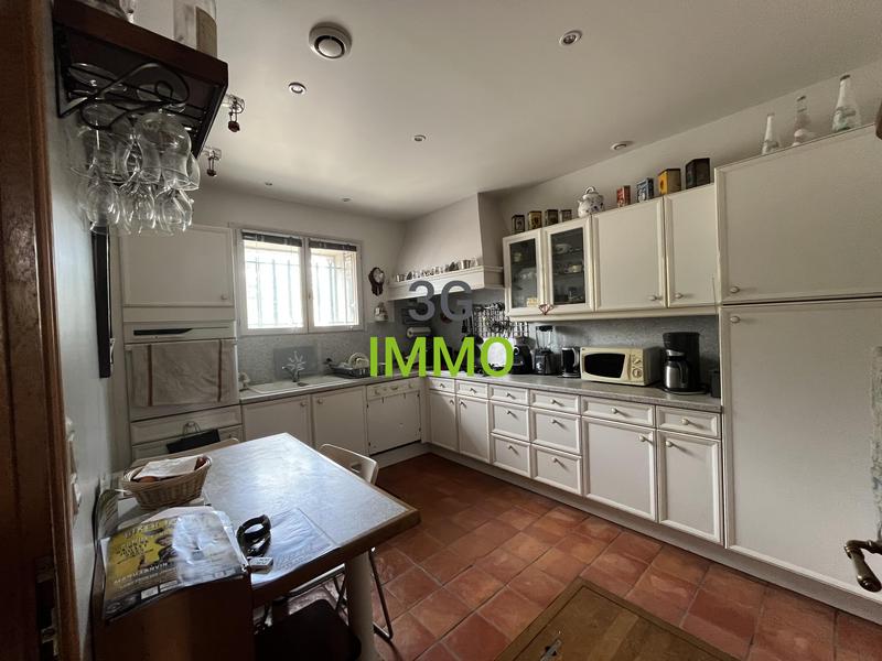 Maison - 255 m² - 9 pièces