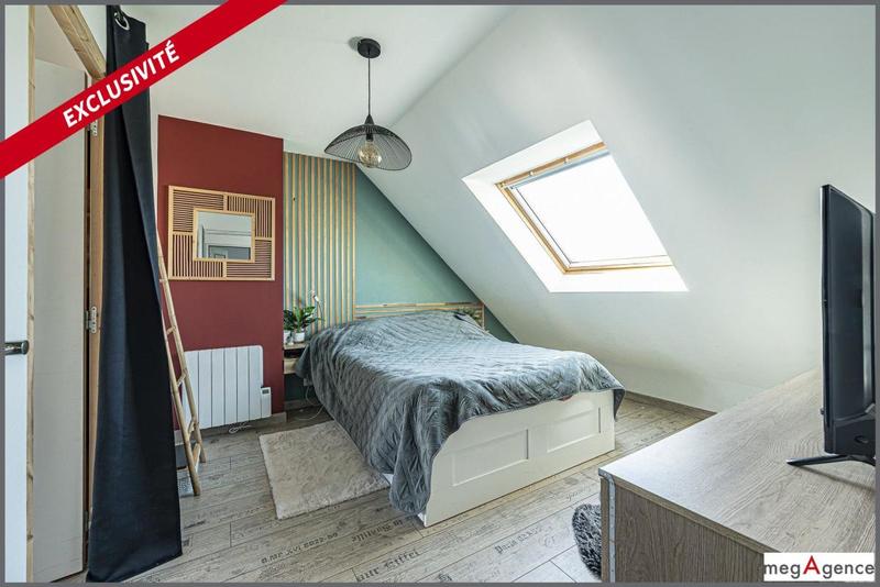 Maison - 161 m² - 9 pièces