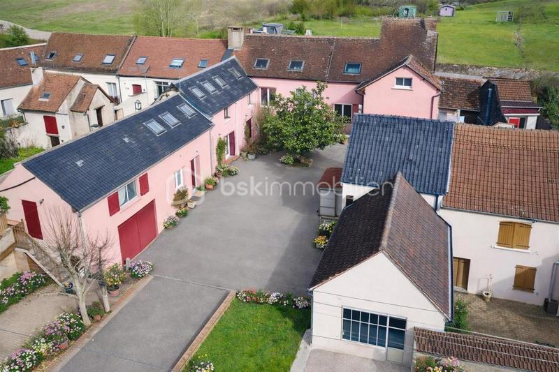 Propriété - 360 m² - 11 pièces