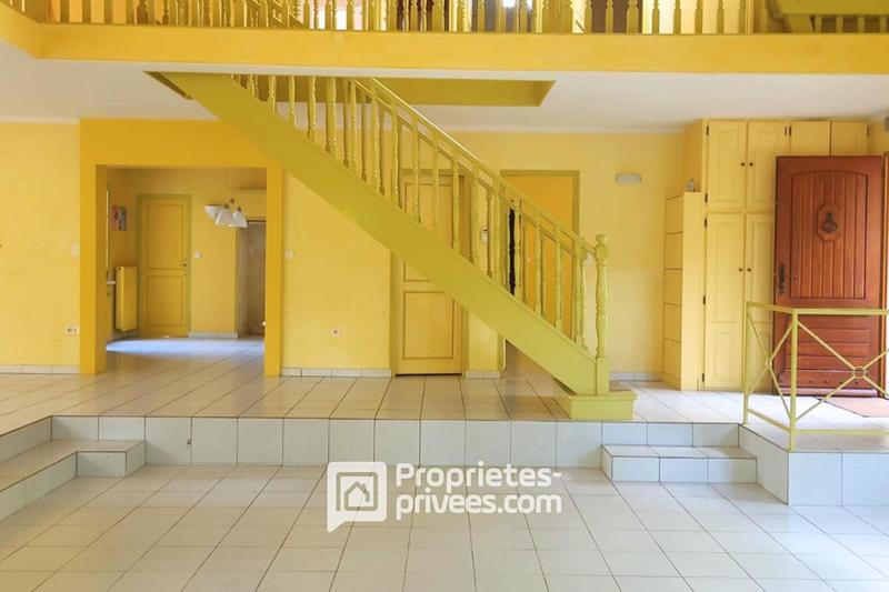 Maison - 205 m² - 8 pièces