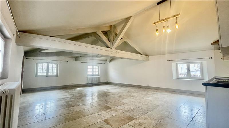 Loft - 88 m² - 4 pièces