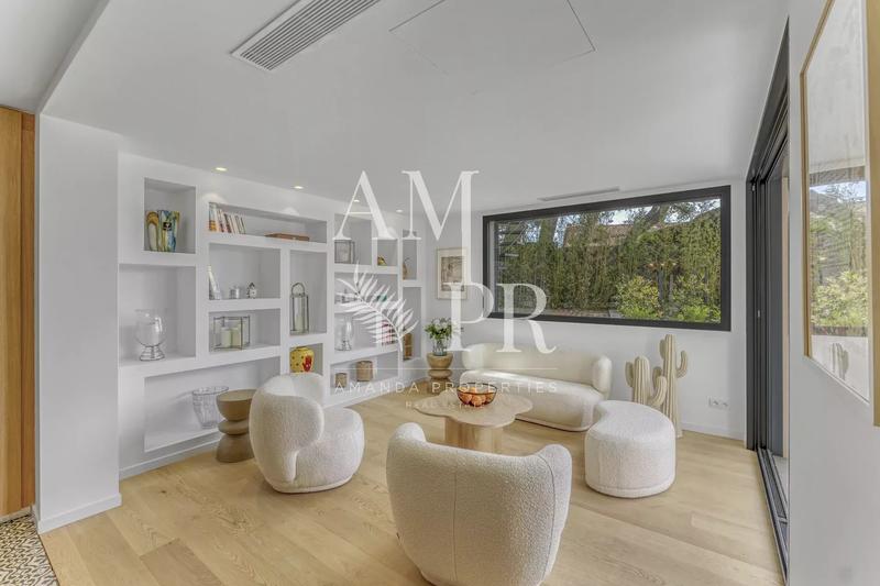 Villa - 247 m² - 6 pièces