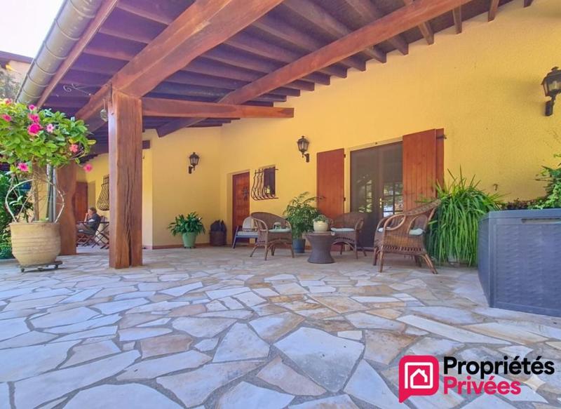 Villa - 272 m² - 6 pièces