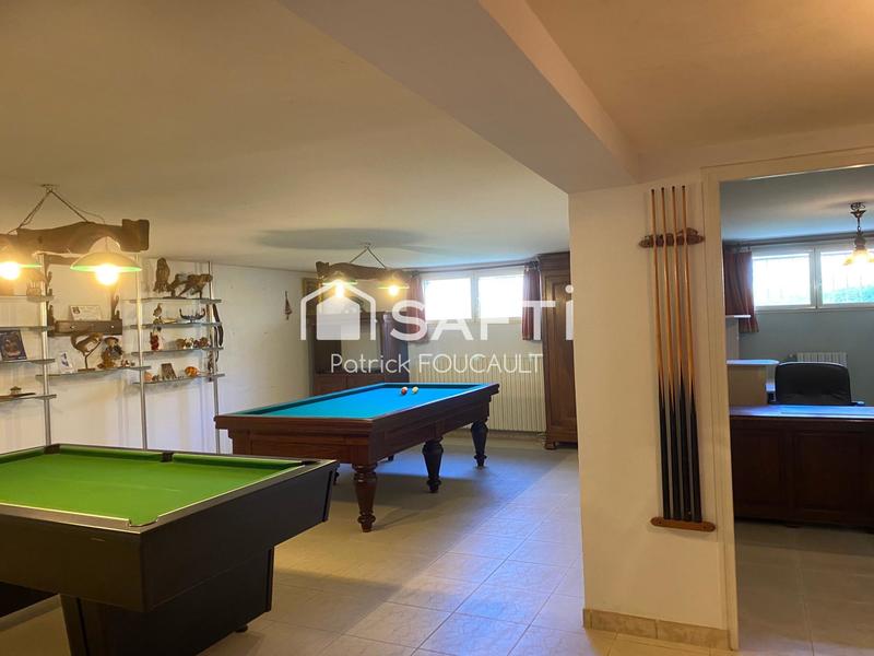 Maison - 240 m² - 7 pièces