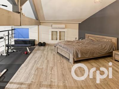 Loft - 117 m² - 2 pièces