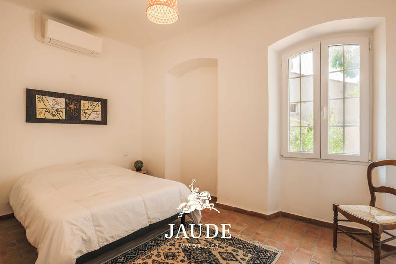 Maison - 200 m² - 8 pièces