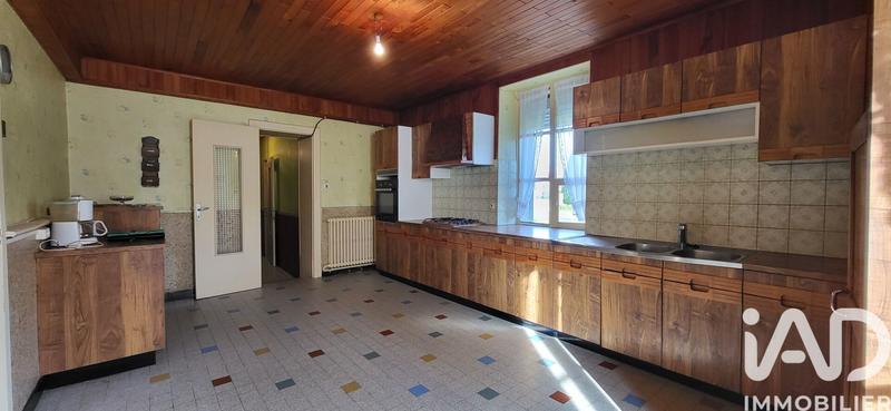 Maison - 220 m² - 8 pièces