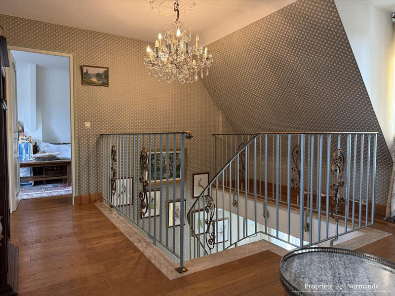 Villa - 190 m² - 6 pièces