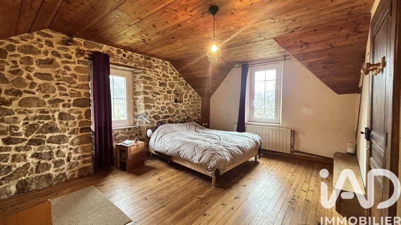 Maison - 236 m² - 7 pièces