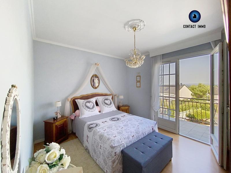 Maison traditionnelle - 200 m² - 7 pièces