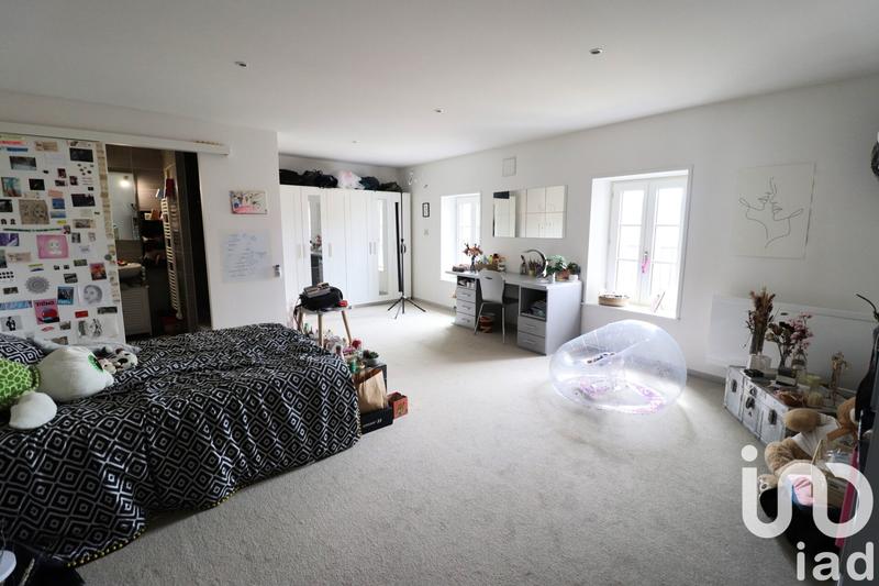 Maison - 262 m² - 7 pièces