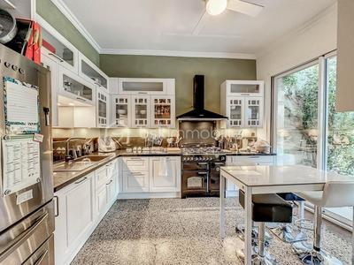 Propriété - 320 m² - 12 pièces