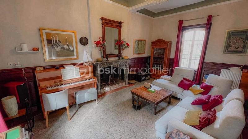 Demeure - 283 m² - 10 pièces