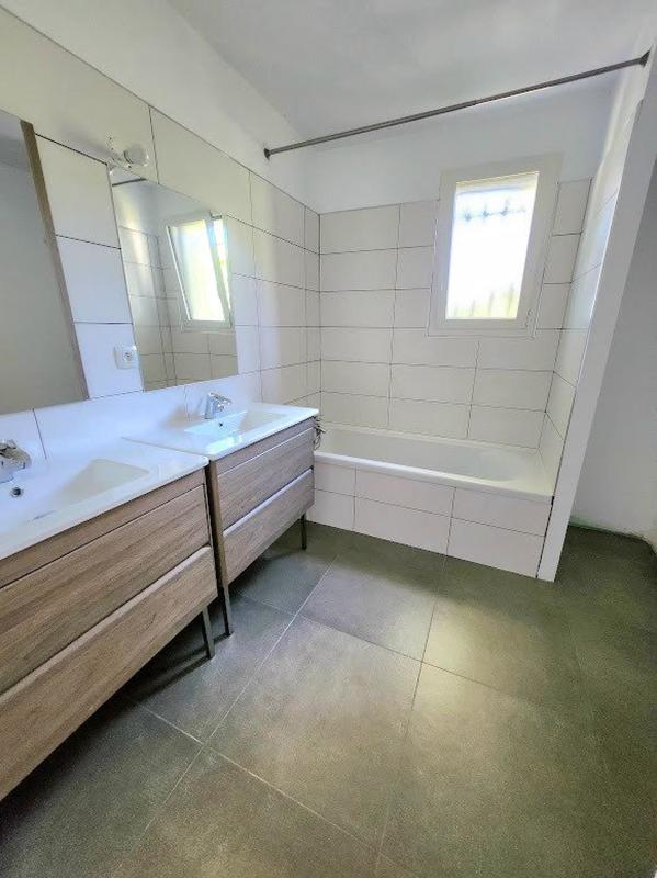 Maison - 207 m² - 7 pièces