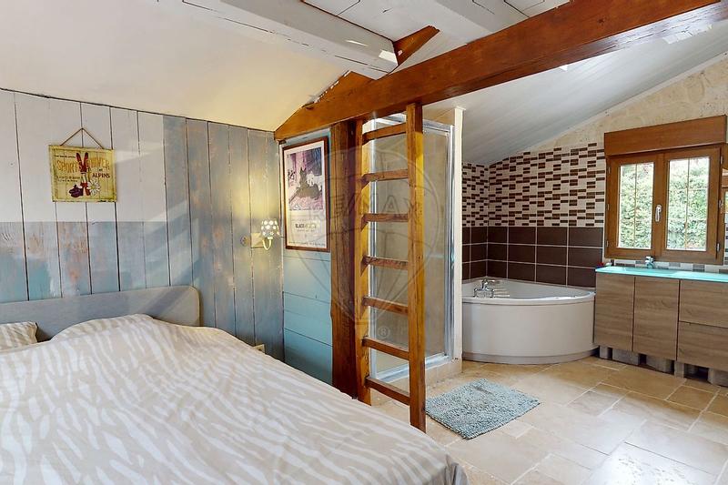 Maison - 157 m² - 7 pièces