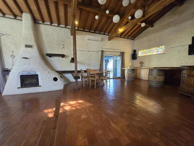 Mas - 536 m² - 16 pièces