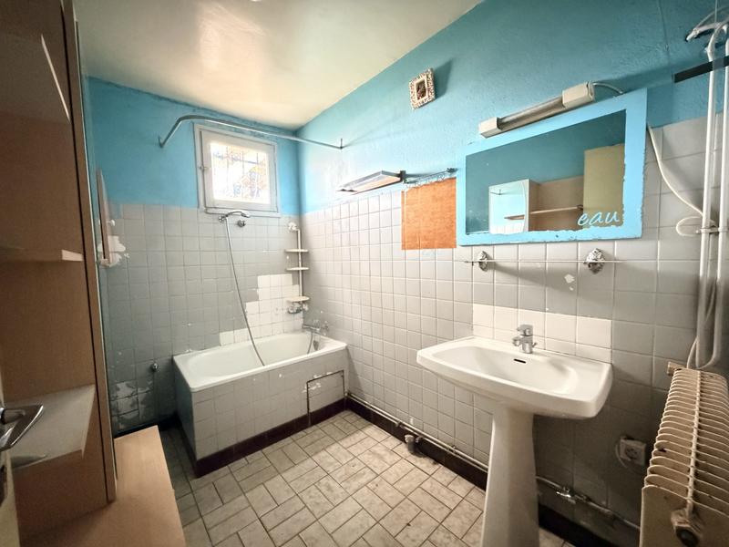 Maison - 90 m² - 5 pièces