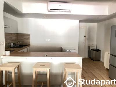 Appartement - 90 m² - 4 pièces