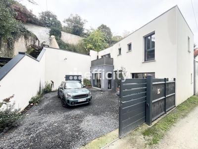 Maison - 107 m² - 5 pièces