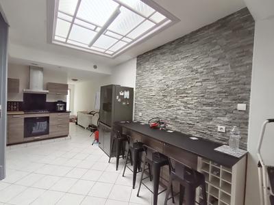 Maison - 104 m² - 4 pièces