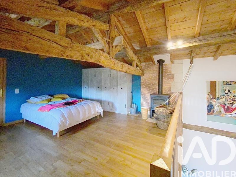 Maison - 210 m² - 6 pièces