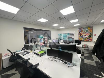 Entrepôt - 1 324 m²