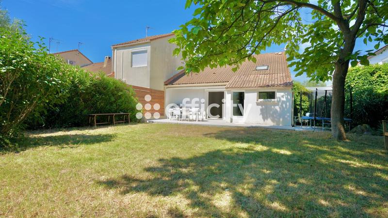 Maison - 97 m² - 5 pièces